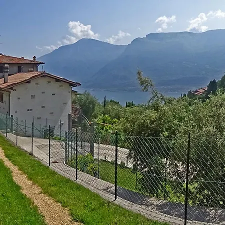 Casa Giacomina Garden And View By Gardadomusmea Casa de Férias *